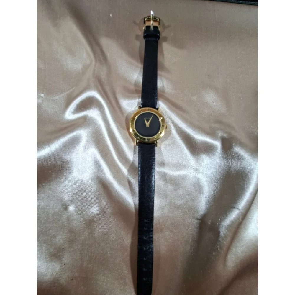 Gucci 30002.L Vintage Ladies Wristwatch‎ Gold Plated Black Dial Roman Numerals